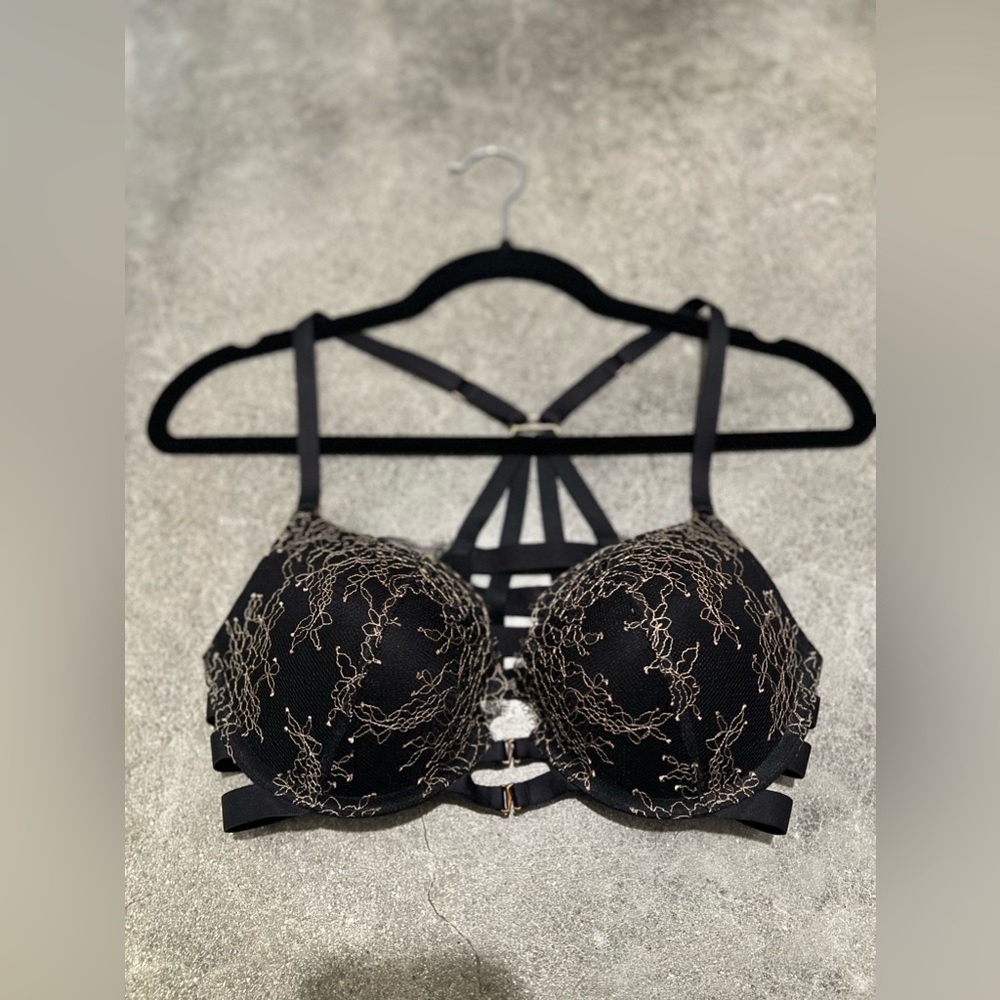 Victorias Secret ‘Very Sexy’ push-up bra size 34C